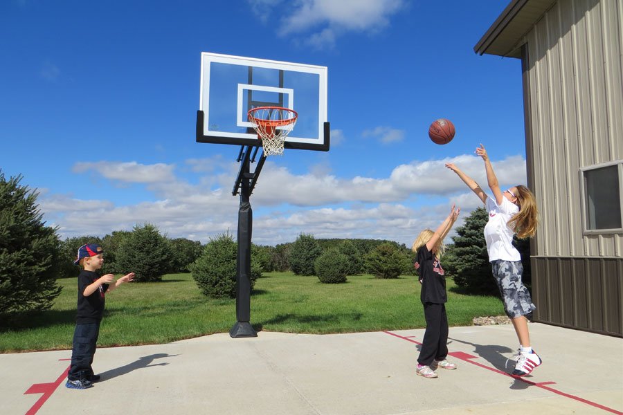 Basketball-hoop